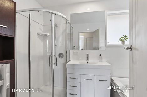 Photo of property in 21 Scotstoun Place, Glen Eden, Auckland, 0602