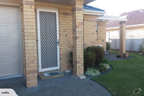 Photo of property in 17 Sovereign Isle Lane, Rototuna, Hamilton, 3210