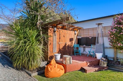 Photo of property in 14 Beach Road, Waikawa, Picton, 7220