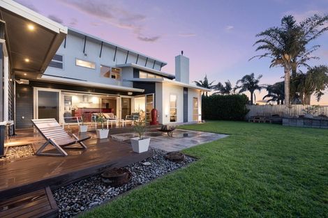 Photo of property in 115 Oriental Parade, Papamoa Beach, Papamoa, 3118