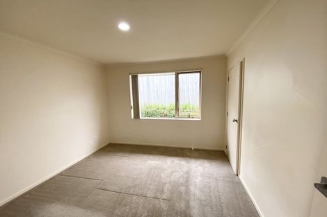 Photo of property in 37 Nimstedt Avenue, Oteha, Auckland, 0632