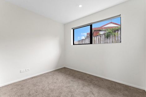 Photo of property in 7 Clarion Place, Glendene, Auckland, 0602