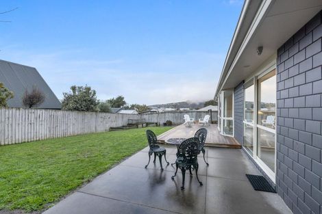 Photo of property in 5 Gilders Grove, Heathcote Valley, Christchurch, 8022