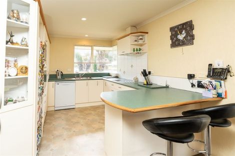 Photo of property in 19 Rochester Place, Nawton, Hamilton, 3200