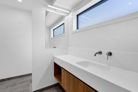 Photo of property in 9a Strandon Place, Strandon, New Plymouth, 4312