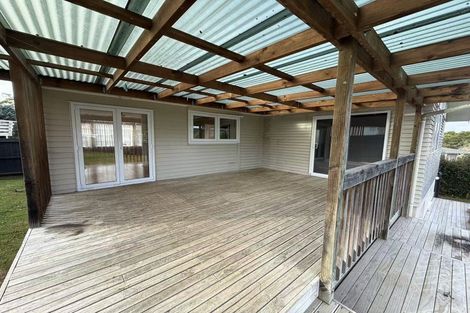 Photo of property in 69 La Rosa Street, Green Bay, Auckland, 0604