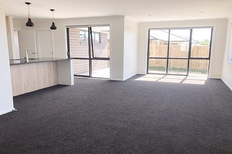 Photo of property in 8 Tapuhikura Street, Waikanae, 5036