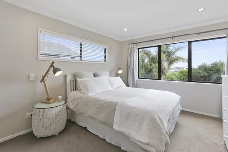 Photo of property in 21 Corsica Way, Karaka, Papakura, 2113