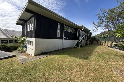 Photo of property in 7 Sykes Avenue, Hatfields Beach, Orewa, 0931