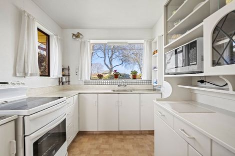 Photo of property in 24 Elvira Court, Bishopdale, Christchurch, 8053