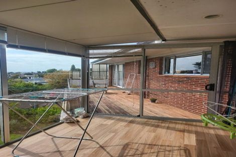 Photo of property in 5 Elizabeth Place, Mairangi Bay, Auckland, 0630