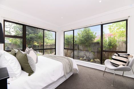 Photo of property in 7 Valdese Rise, Browns Bay, Auckland, 0630