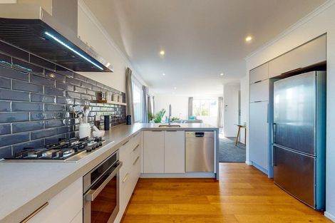 Photo of property in 34 Westview Grove, Miramar, Wellington, 6022