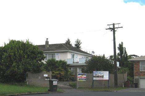 Photo of property in 6 Hillary Heights Avenue, Glendene, Auckland, 0602