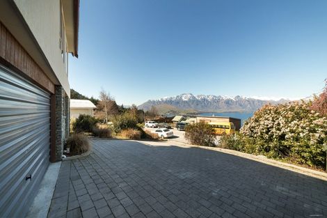 Photo of property in 141 Wynyard Crescent, Fernhill, Queenstown, 9300