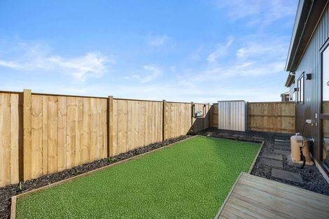 Photo of property in 32 Taipahitini Road, Rosehill, 2113