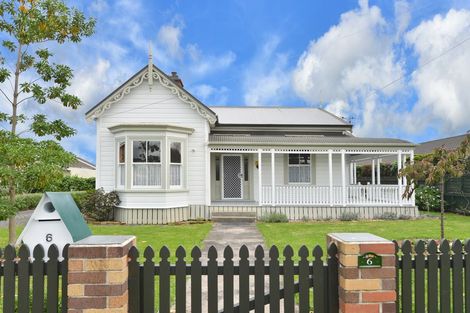 Photo of property in 6 Shortland Street, Regent, Whangarei, 0112