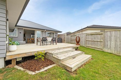 Photo of property in 1 Gibraltar Way, Fitzherbert, Palmerston North, 4410