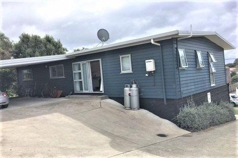 Photo of property in 56a Bay Street, Red Beach, 0932