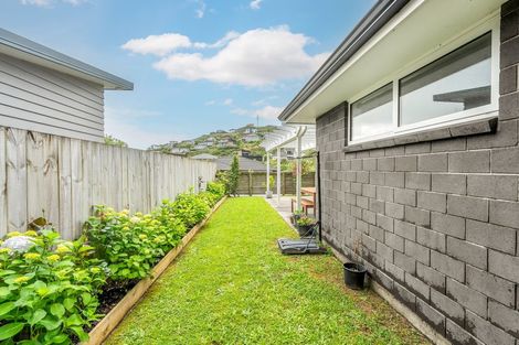 Photo of property in 15 Banks Boulevard, Whitby, Porirua, 5024
