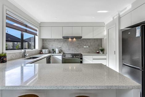 Photo of property in 8 Kaaka Street, Cambridge, 3434