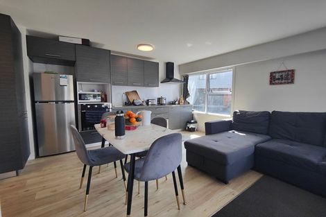 Photo of property in 2/32 Akaroa Drive, Maupuia, Wellington, 6022