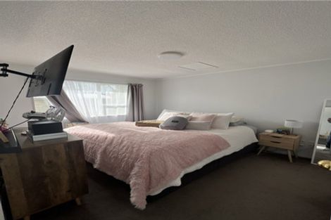 Photo of property in 2/109 Pigeon Mountain Road, Half Moon Bay, Auckland, 2012