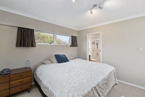 Photo of property in 24 Highbury Drive, Levin, 5510