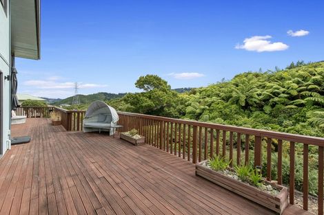 Photo of property in 73 Percy Kinsman Crescent, Riverstone Terraces, Upper Hutt, 5018