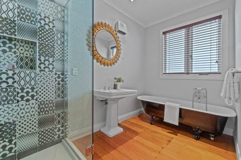 Photo of property in 41 Quadrant Road, Onehunga, Auckland, 1061