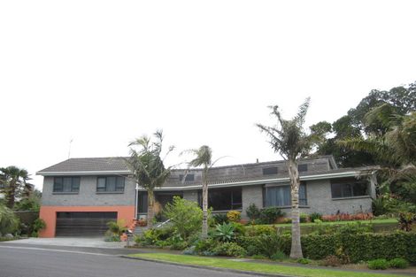 Photo of property in 20 Arden Place, Oakura, 4314