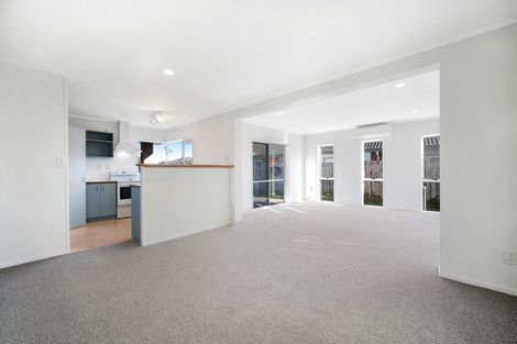 Photo of property in 13 Sheriff Place, Randwick Park, Auckland, 2105