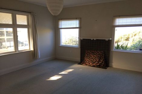 Photo of property in 1 Hungerford Road, Lyall Bay, Wellington, 6022