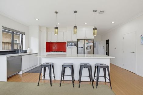 Photo of property in 11 Carrickdawson Drive, Flat Bush, Auckland, 2019