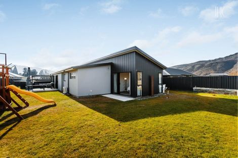 Photo of property in 4 Bradford Street, Cromwell, 9310