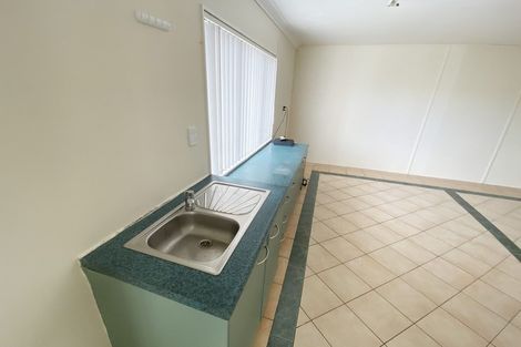 Photo of property in 25 The Enclave, Totara Heights, Auckland, 2105