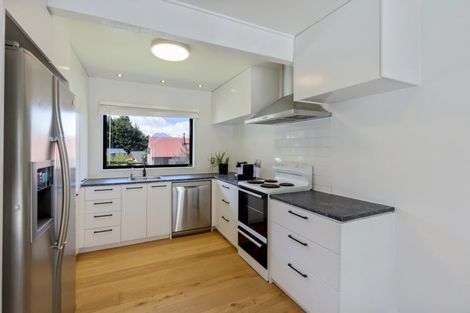 Photo of property in 24 Williams Street, Sunshine Bay, Queenstown, 9300