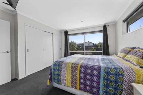 Photo of property in 2 Wentworth Lane, Waiwhakaiho, New Plymouth, 4312