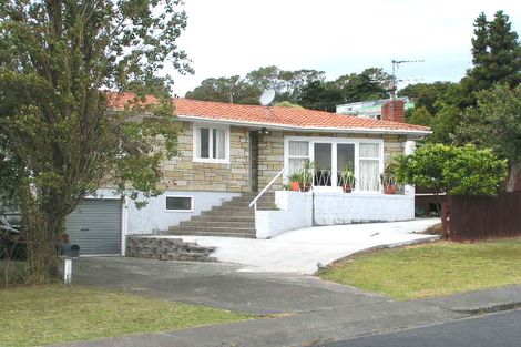 Photo of property in 2/1 Becroft Drive, Forrest Hill, Auckland, 0620