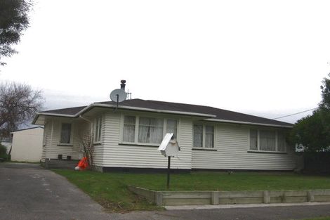 Photo of property in 35 Peters Avenue, Cloverlea, Palmerston North, 4412