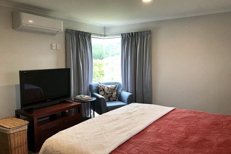 Photo of property in 9 Mcewen Crescent, Riverstone Terraces, Upper Hutt, 5018