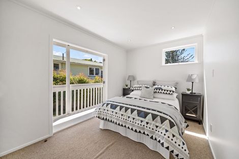 Photo of property in 80 Glendale Road, Glen Eden, Auckland, 0602