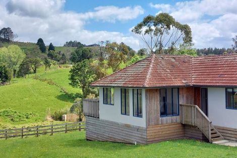 Photo of property in 15 Calla Street, Maungaturoto, 0520