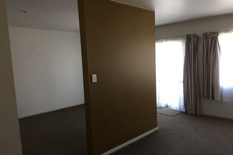 Photo of property in 1/13 John Jennings Drive, Oteha, Auckland, 0632