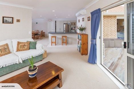 Photo of property in 2/3 Caldbeck Rise, Northpark, Auckland, 2013