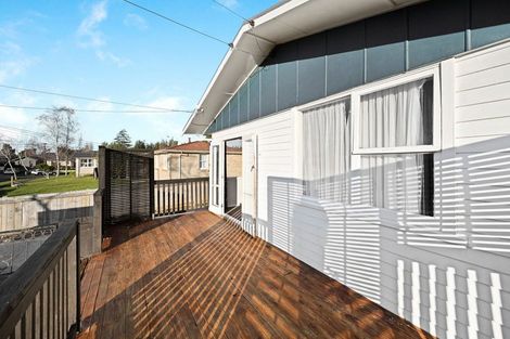 Photo of property in 2 Mabian Crescent, Deanwell, Hamilton, 3206