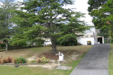 Photo of property in 16 William Souter Street, Forrest Hill, Auckland, 0620