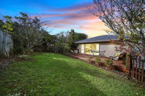 Photo of property in 16 Judkins Crescent, Cockle Bay, Auckland, 2014