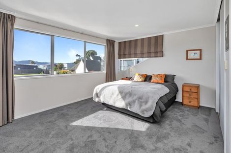 Photo of property in 9 Paradise Point Place, One Tree Point, 0118