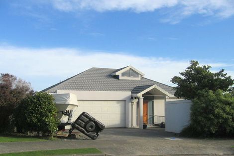 Photo of property in 18 Dornoch Place, Papakowhai, Porirua, 5024